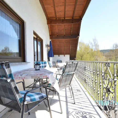 Sun Kissed In With Garden Lirstal