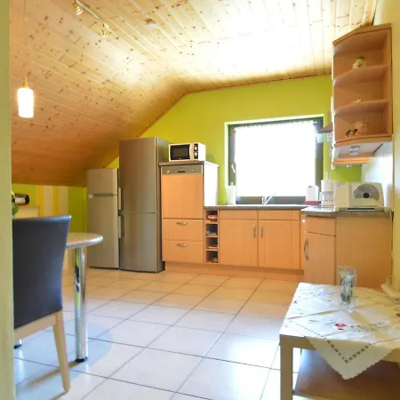 Sun Kissed In With Garden Apartment Lirstal
