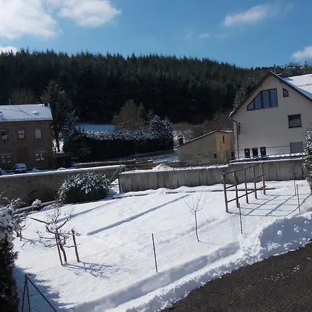 Family Getaway Apartment Lirstal